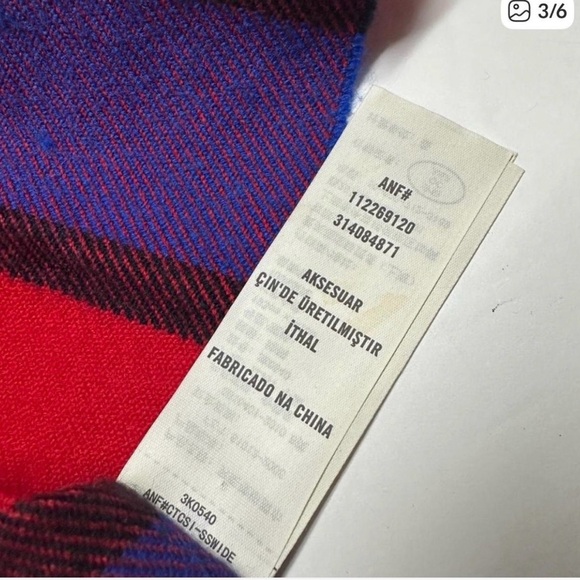 Hollister Buffalo Plaid Blanket Scarf Red Purple Blue Oversized Fringe - Picture 3 of 6